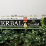 Herbal Toothpaste with Saffron, Tea Tree & Aloe Vera