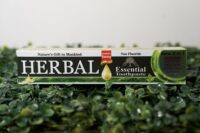 Herbal Toothpaste with Saffron, Tea Tree & Aloe Vera